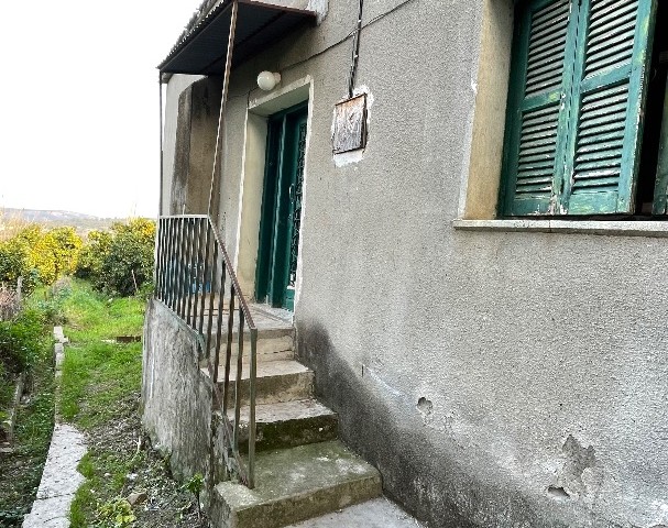 GRUNDSTÜCK UND DORFHAUS ZUM VERKAUF IN LEFKE, OFFEN FÜR ANGEBOTE ZUM VERKAUF ODER DIREKT ZUM VERKAUF DURCH DEN EIGENTÜMER UND HANDEL