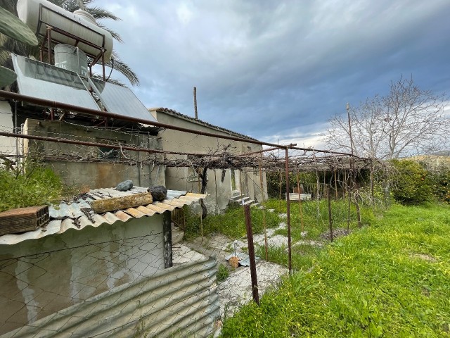 زمین و خانه روستایی برای فروش در لفکه، آماده پیشنهاد برای فروش یا فروش مستقیم توسط مالک و بازرگانی