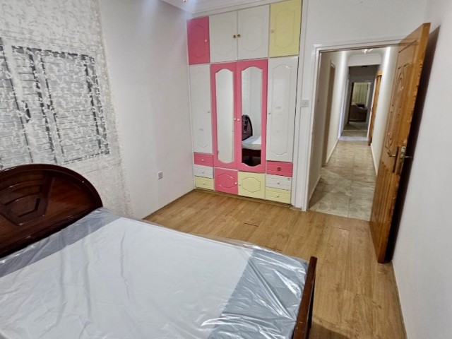 LEFKOŞA GÖNYELİDE 3 + 1 MERKEZİ KONUMDA KİRALIK DAİRE