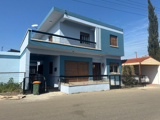 3+1 duplex house for sale in Guzelyurt center