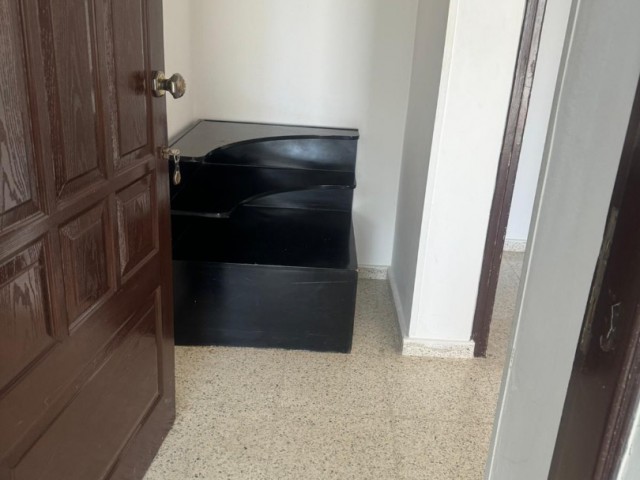 3+1 FLAT FOR RENT TO STUDENT NEXT TO THE BUS STOP IN LEFKE