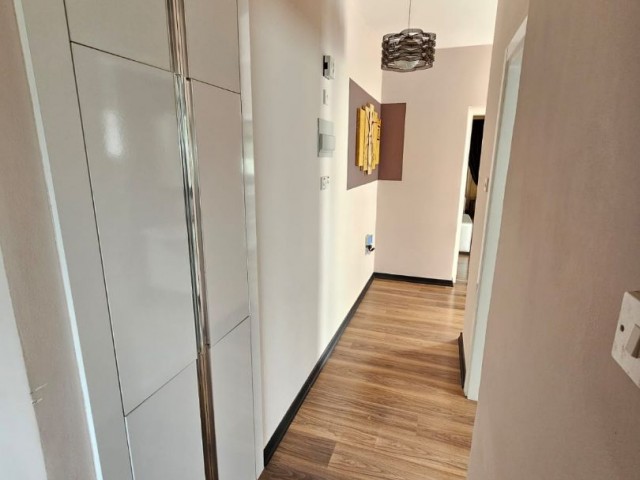 Cihangir'de toplam 4 daireden oluşan, 140m2 geniş 3+1 daire.