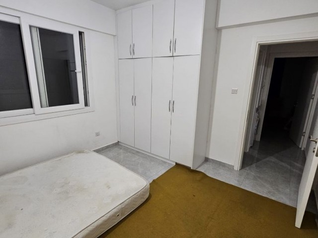 Ground floor 2+1 Turkish title flat in the center of Gönyeli.