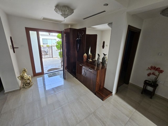 4+1, Turkish style luxury villa in the center of Yenikent.