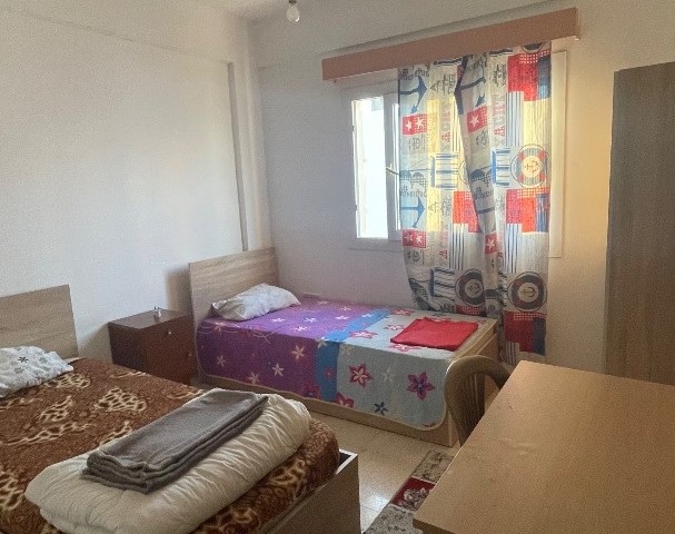 2+1 voll möblierte Wohnung zur Miete in Gemikonagi, nur wenige Gehminuten von der Europäischen Universität Lefke entfernt