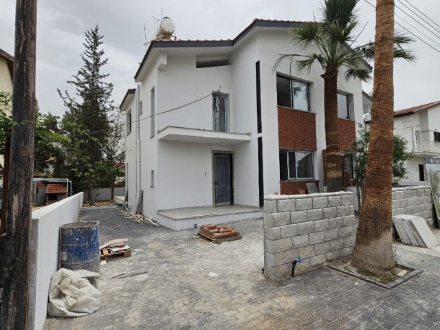 Fully renovated 4+1 villa in a central location in Gönyeli