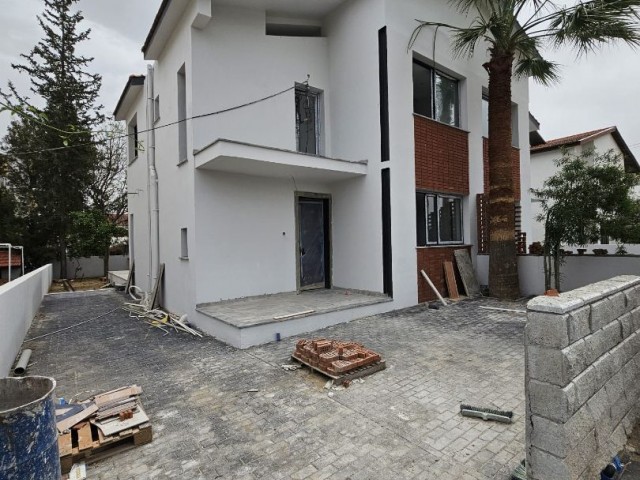 Fully renovated 4+1 villa in a central location in Gönyeli