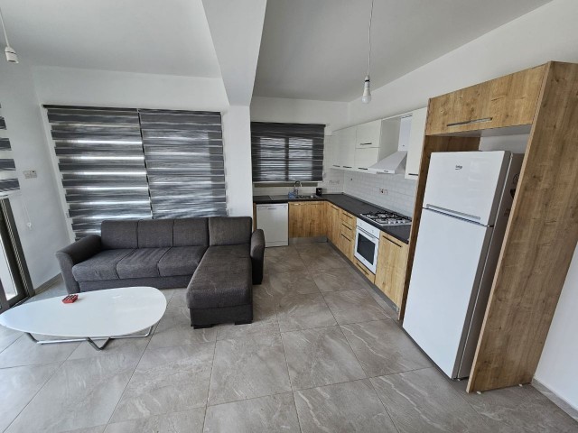 2+1 möblierte Penthouse-Wohnung mit Aufzug im Zentrum von Marmara.