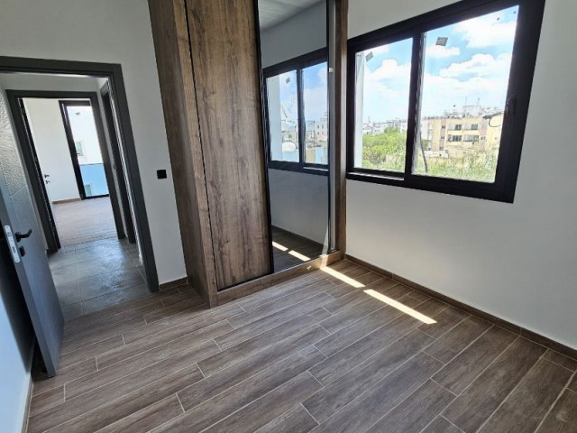 2+1 Luxus-Penthouse-Wohnung im türkischen Stil im Zentrum von Gönyeli.