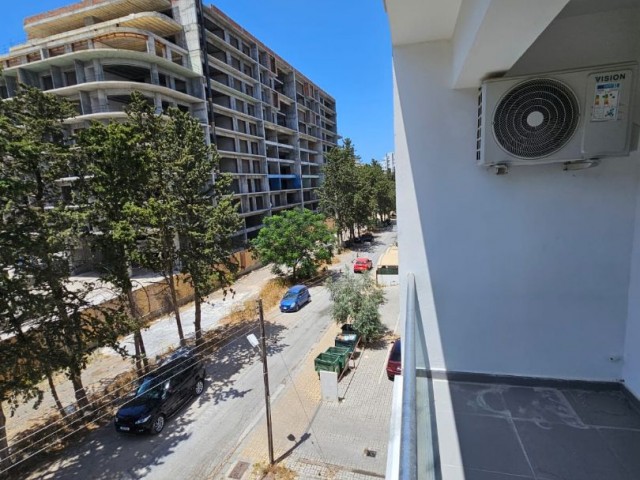 Komplett möblierte 2+1-Wohnung zur Miete im Zentrum von Kyrenia.