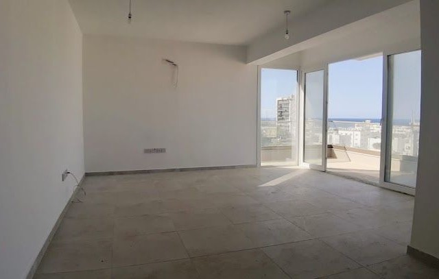 3+1 WOHNUNG ZUM VERKAUF IM ZENTRUM VON KYRENIA **  ** 