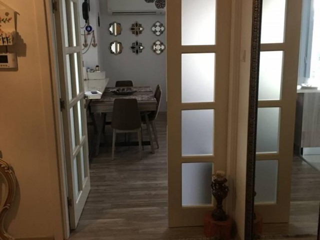 GİRNE MERKEZ'DE SATILIK 3+1 FULL EŞYALI LÜKS DAİRE 