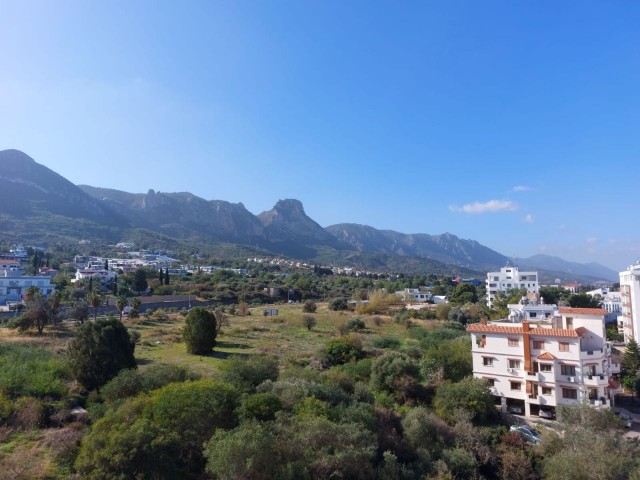 3 + 1 PENTHOUSE IM ZENTRUM VON KYRENIA ZU VERKAUFEN ** 