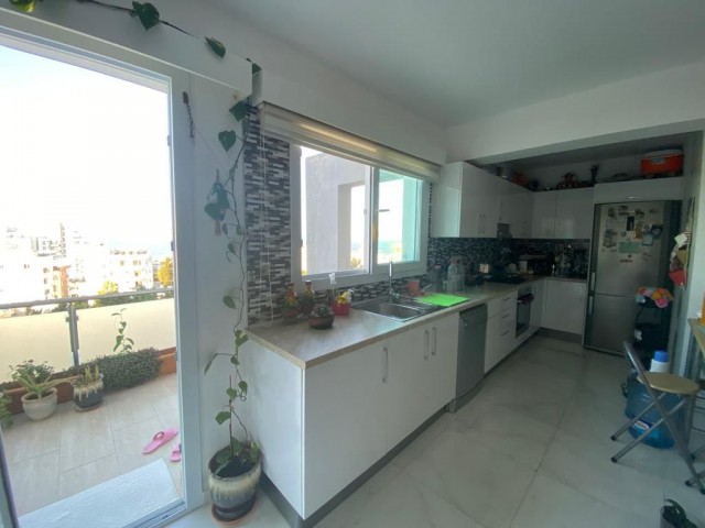 GİRNE MERKEZDE YENİ LİMAN BÖLGESİNDE SATILIK 2+1 PENTHOUSE