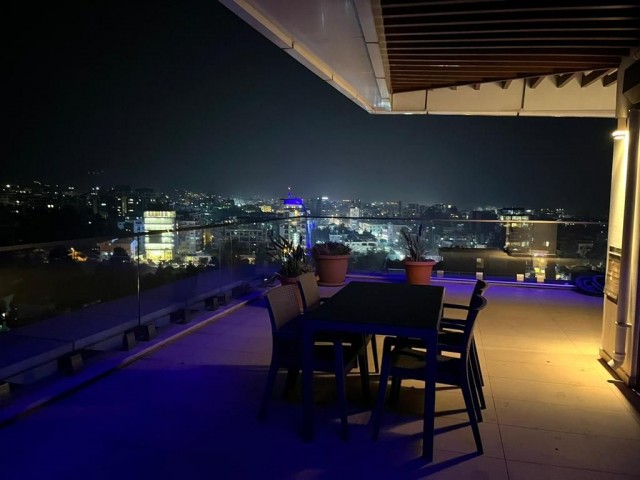 GİRNE MERKEZDE GÜNLÜK KİRALIK PENTHOUSE PARTY EVİ