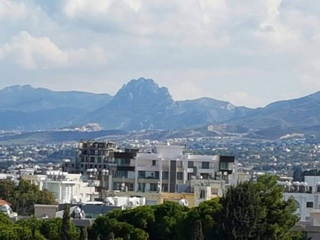 3+1 GELEGENHEIT WOHNUNG MIT EINEM BLICK AUF DIE HISTORISCHE ZITADELLE VON ZITADELLE IM ZENTRUM VON ZITADELLE ** 