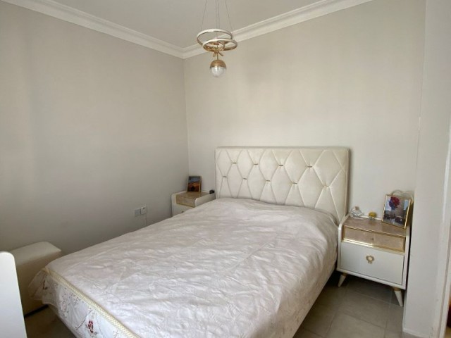 GİRNE MERKEZDE SATILIK 3+1 FIRSAT DAİRE