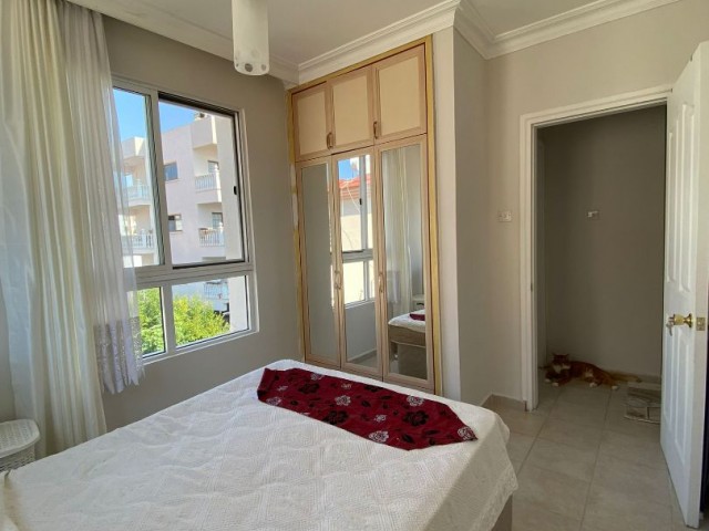 GİRNE MERKEZDE SATILIK 3+1 FIRSAT DAİRE