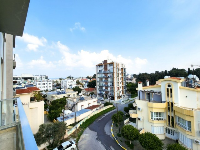 2+1 LUXUSWOHNUNGEN MIT MEERBLICK IM ZENTRUM VON GUINEA ZU VERKAUFEN