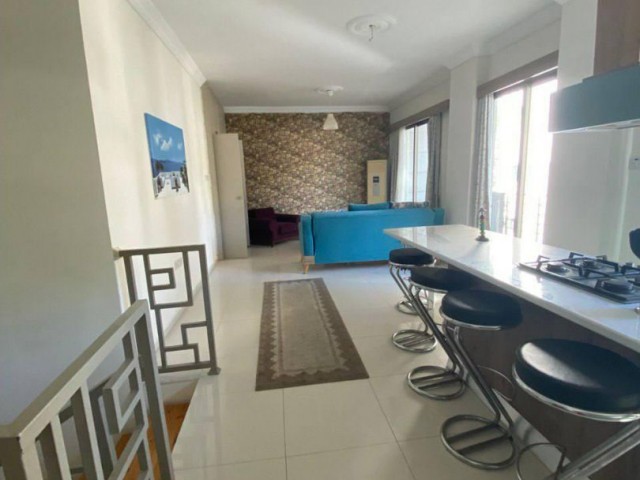 GİRNE MERKEZDE KİRALIK FULL EŞYALI 3+1 DUPLEX DAİRE