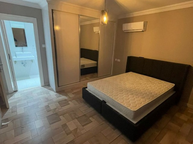 GİRNE'NİN EN MERKEZİ KONUMUNDA SATILIK 2+1 LÜX DUPLEX DAİRE