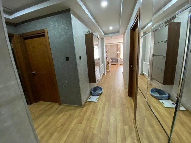 GİRNE MERKEZDE KİRALIK 3+1 DENİZ MANZARALI PENTHOUSE DAİRE 