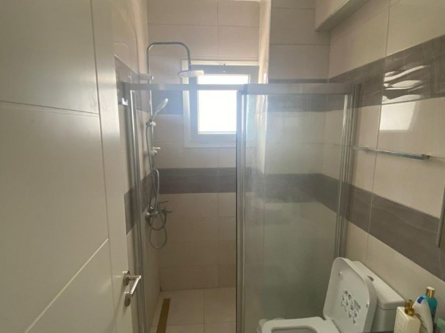 2+1 WOHNUNG MIT POOL ZUR TÄGLICHEN MIETE IN ALSANCAK, KYRENIA