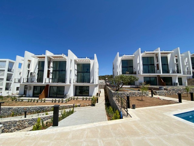 LUXURIOUS PENTHOUSE FOR SALE IN KYRENIA ESENTEPE REGION, 200 METERS FROM THE SEA