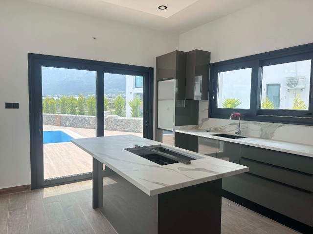 3+1 VILLA MIT PRIVATEM POOL ZU VERKAUFEN IN KYRENIA KARŞIYAKA