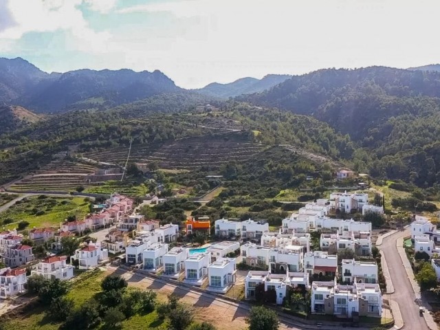 3+1 KOMPLETT MÖBLIERTE VILLA MIT MEER- UND BERGBLICK IN KYRENIA KARŞIYAKA