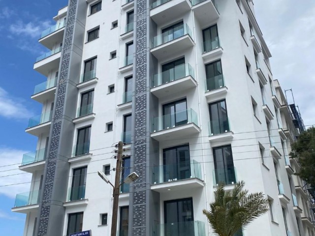 2+1 LUXURIÖSE WOHNUNG, BEREIT ZUM EINZUG IM KYRENIA CENTER