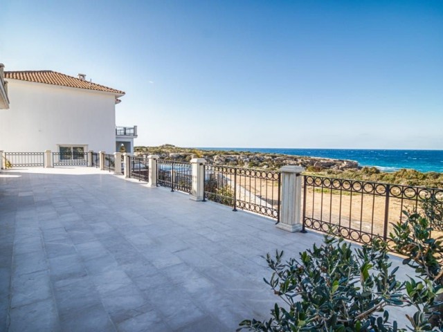 PRIVATE VILLA FOR SALE IN KYRENIA ESENTEPE REGION, ZERO TO THE SEA