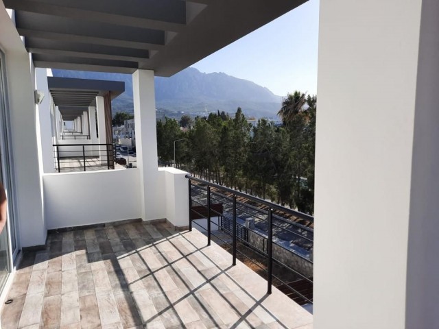 LUXURY 3+1 TRIPLEX VILLA FOR SALE IN GIRNE KARAOĞLANOĞLU