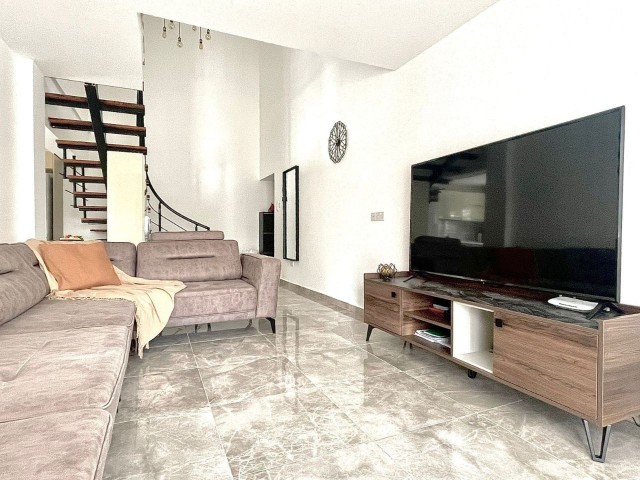 GİRNE ALSANCAK BÖLGESİNDE MODERN TASARIMLI SATILIK 4+1 LOFT DAİRE 