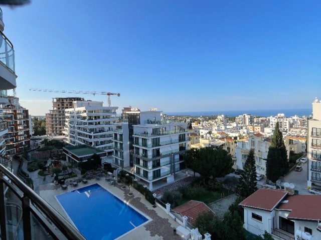 3+1 mit großem Balkon in Kyrenia