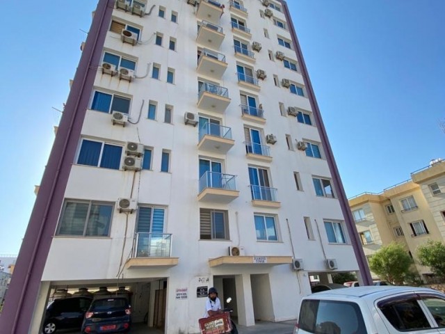 Penthouse mit 1 Schlafzimmer im Herzen von Kyrenia zu verkaufen