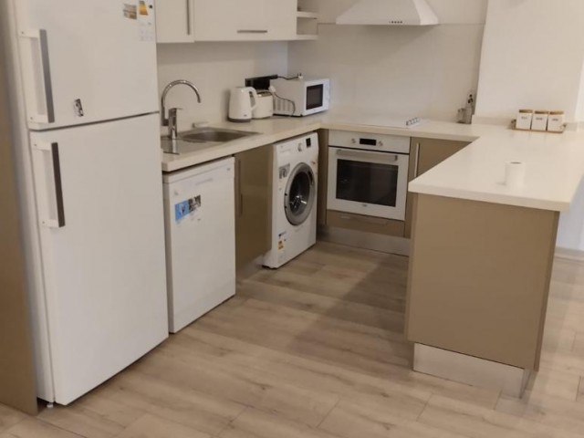 1 bedroom flat in complex