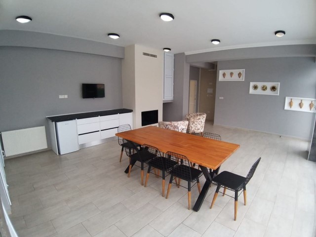 Kyrenia/Alsancak 1650 M2 in 2 2+1, 1 1+1 sundown Villa