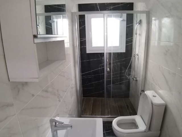 Girne/Alsancak 1650 M2 içinde 2tane 2+1 ,1 tene 1+1 sundown Villa