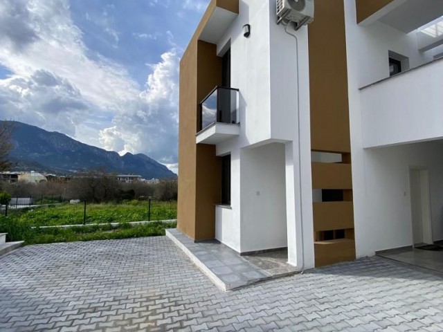 Kyrenia/Alsancak 2+1 250m2 Villa