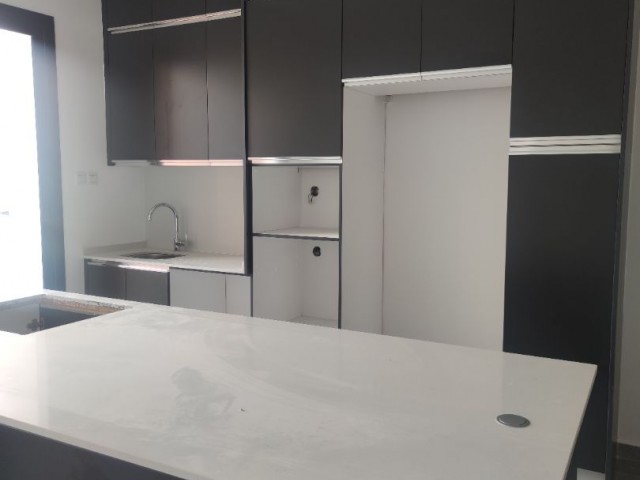 Lefkoşa/Gönyeli 2+1 yeni bitmiş 140m2 teraslı Penthause 