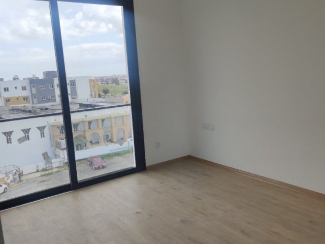 Nikosia/Gönyeli 2+1 neu fertiggestellte 140m2 Penthouse mit Terrasse 