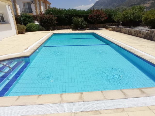 Stunning 3 bedroom villa with private swimming pool 