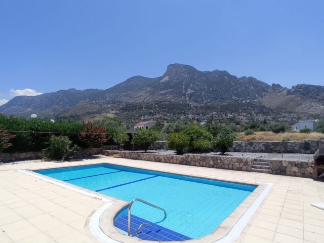 Stunning 3 bedroom villa with private swimming pool 