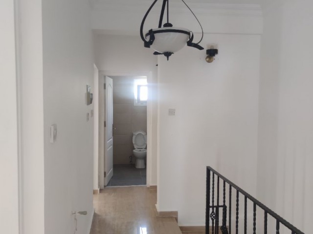 Girne/Alsancak 3+1ortak havuzlu villa 