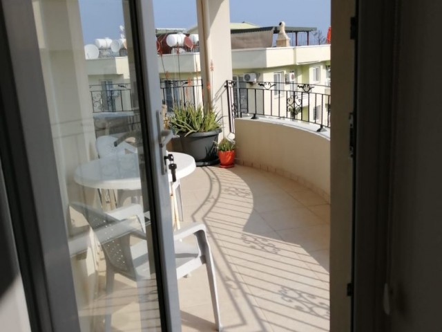 3 bedroom 2 bathroom penthouse with share swimming pool 