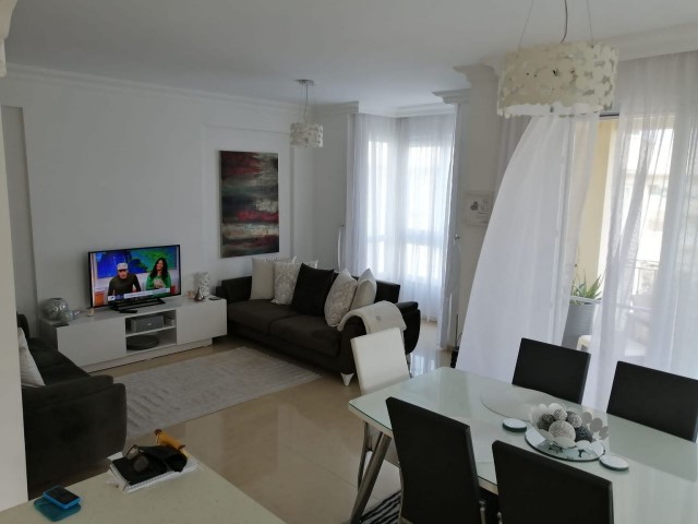 Havuzlu site içerisinde 3 yatak odalı 2 banyolu penthouse 