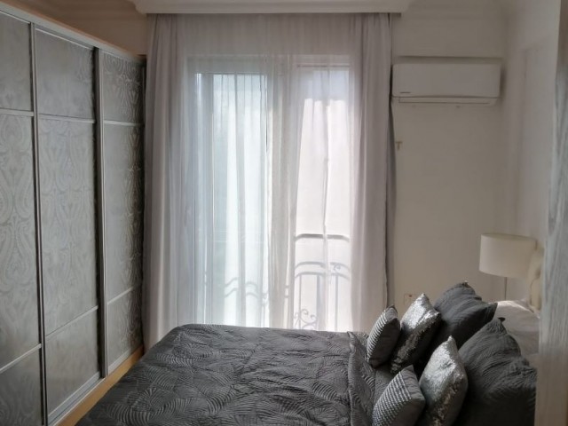 Penthouse mit 3 Schlafzimmern und 2 Bädern in einer Anlage mit Pool 