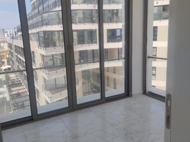 2+1 with commercial permit in Kyrenia Center