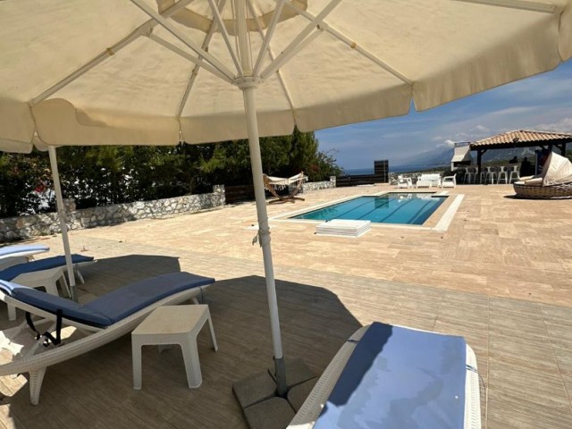 Stunning 3 bedroom villa with large plot 1000m2, private swimming pool and panoramic views 